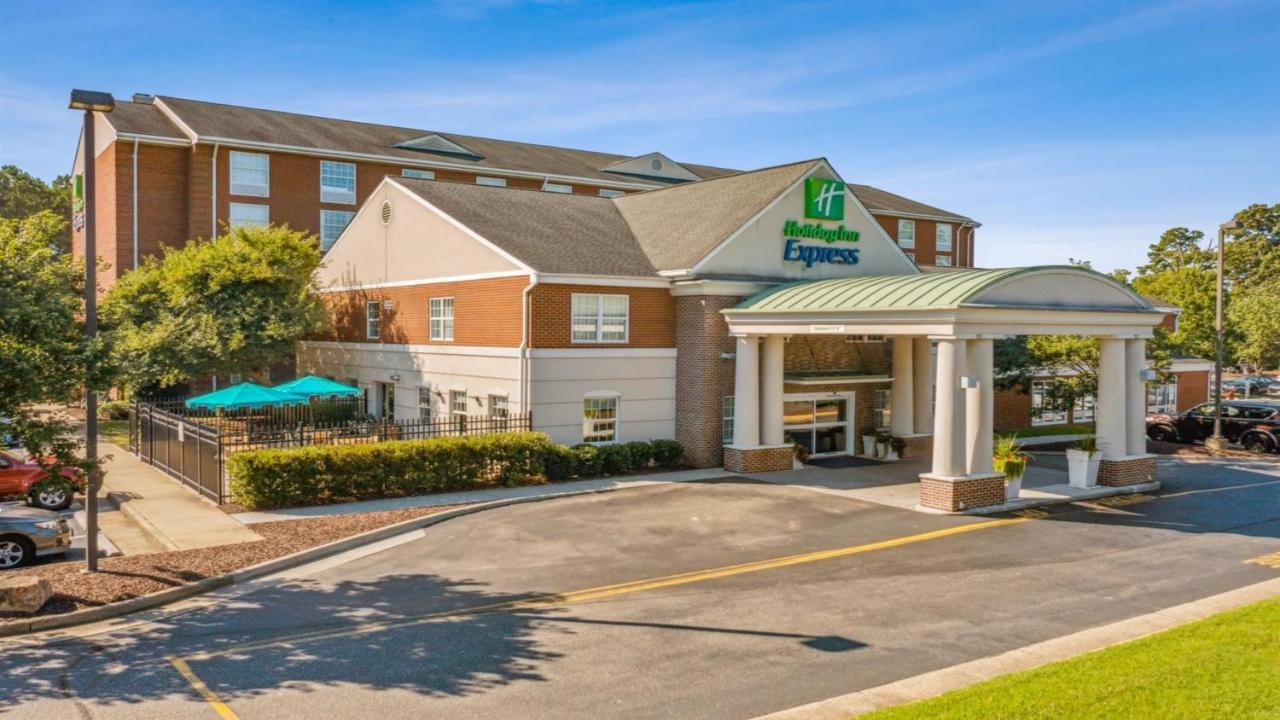 Holiday Inn Express Williamsburg North By Ihg Norge Exterior foto